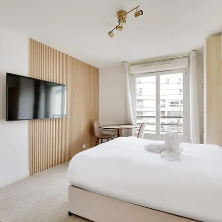 Lovely In Apartment *